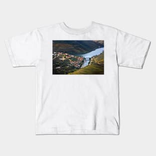 Pinhao town & Douro river - Portugal Kids T-Shirt